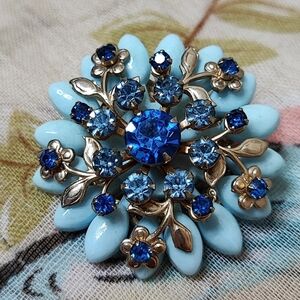 Light Blue Gold Tone Unsigned Vintage Brooch Sapphire Rhinestones Plastic Petals